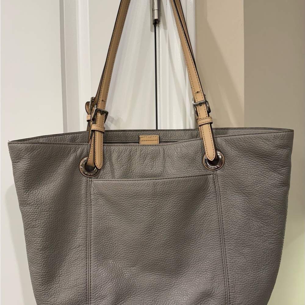 Michael Kors gray cream Pebbled Leather jet set tote Good pre owned condition